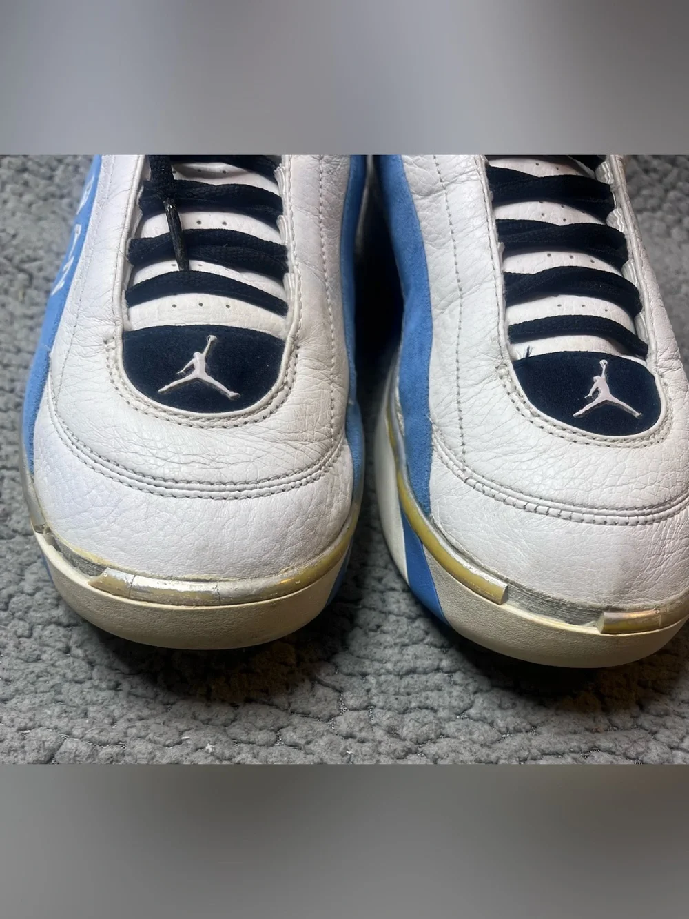 Vintage Jordan Team Showcase UNC Athletic Shoes Men’s Size 10.5 White & Blue